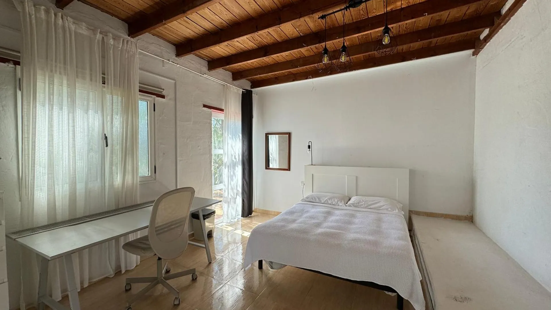 Pensjonat La Milagrosa Surf House & Cowork Lajares